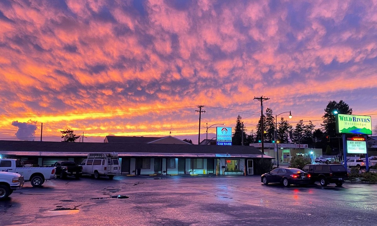 Brookings Hotel | Wild Rivers Motor Lodge