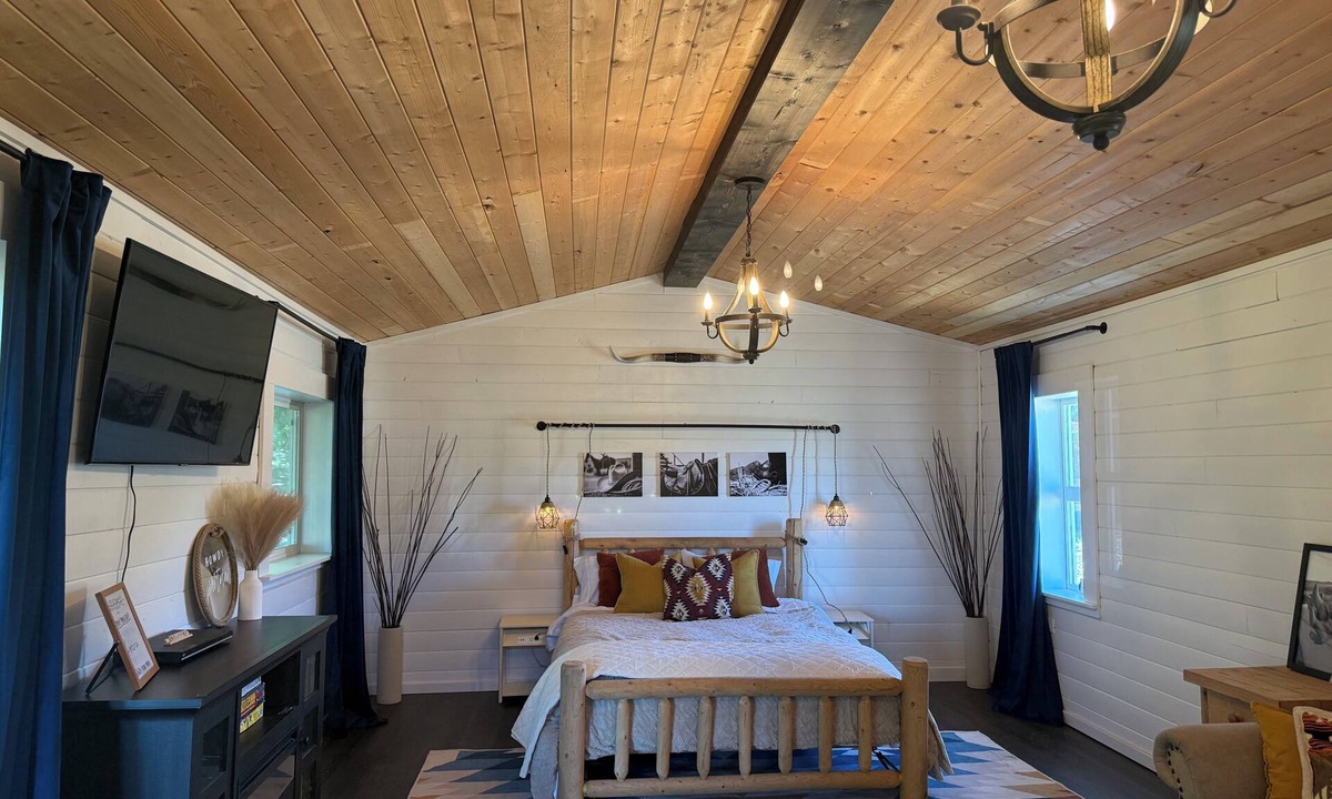 Ellensburg Cabin | Willow Pond Cabin
