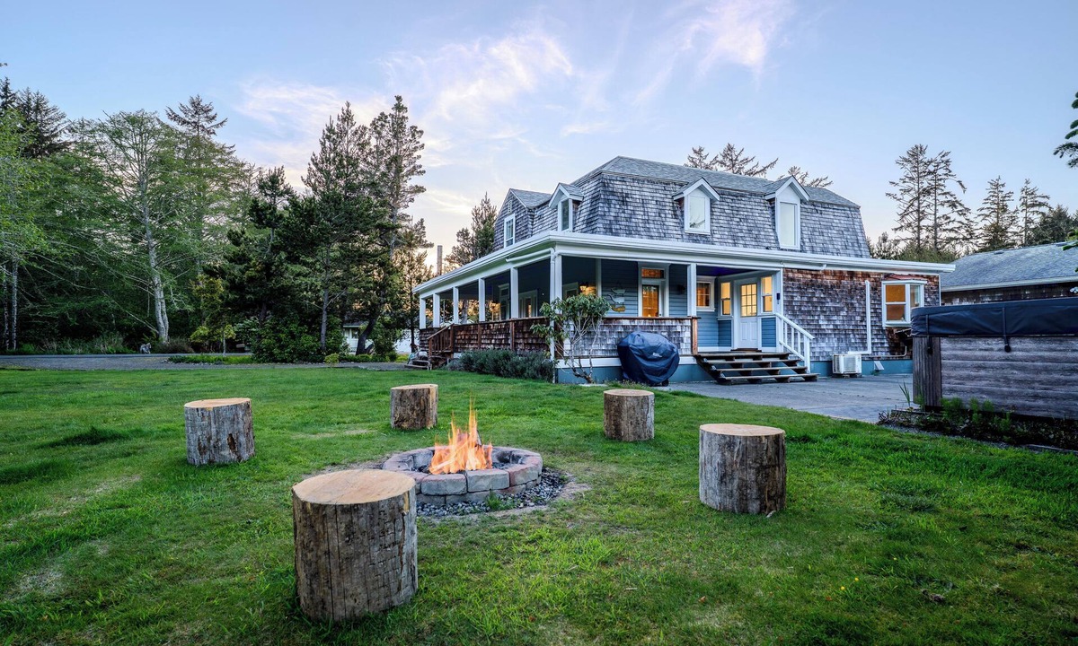 Seaview House | Willows Cove Surf & Stay: Adorable 4-bedroom house in Seaview for your getaway
