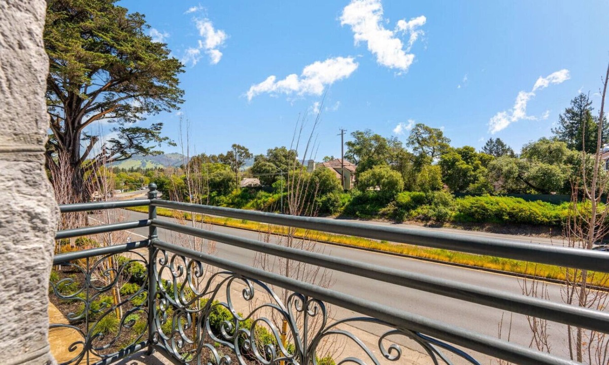 Santa Rosa Bed & Breakfast | Wine Country Escape Boutique Hotel, 1BR Queen