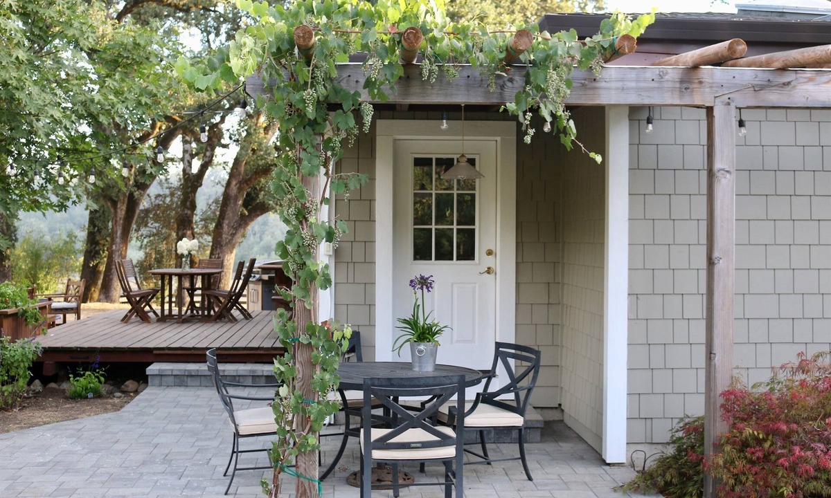Santa Rosa House | Wine Country Farmhouse with Hot Tub