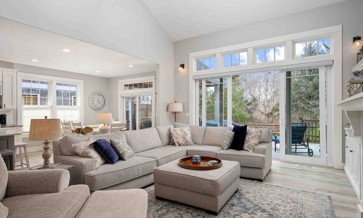Rockaway Beach House | Wonderful Custom Escape, Huge Deck w/Hot Tub, BBQ, New Decor, Pet Friendly, 5 Blocks to Beach