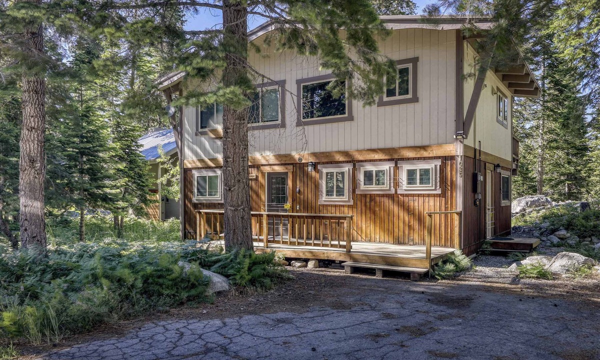 McKinney Estates House | Woodside Retreat