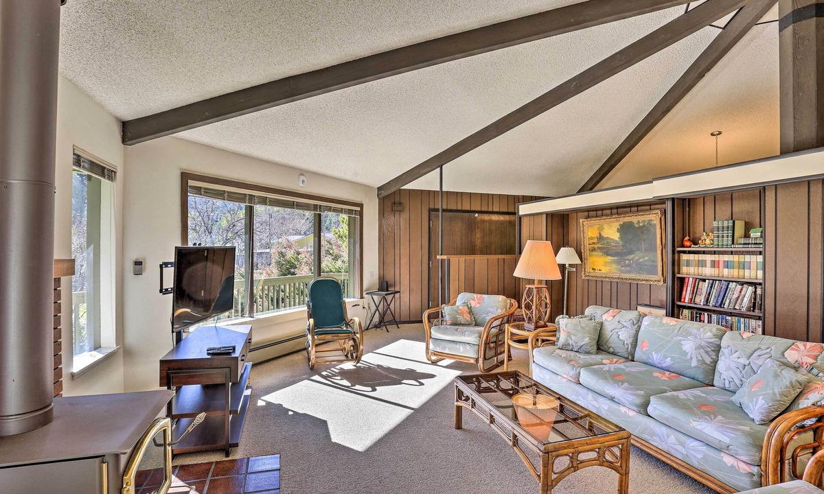 Willow Creek House | Woodsy Willow Creek Getaway w/Pool & Deck!