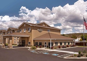 2-Star Hotel ∙ Country Inn & Suites by Radisson, Prineville, OR