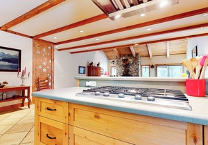 5-Star Luxury Home. Across from The Village. Gas Grill, Game Room, Wash/Dryer