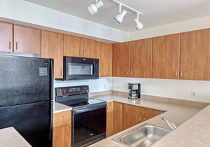 Bright Bellevue 1BR w/Courtyard & W/D, close to shopping, by Blueground
