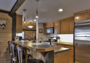 Contemporary cabin in the heart of Sunriver w/ FREE waterpark passes included