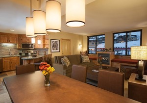 Cozy Condo + Gas Fireplace | Enjoy Ski-in/Ski-out