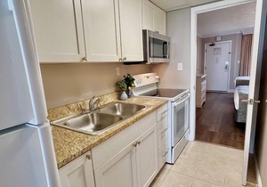 Flawless Direct Oceanfront Suite @ The Caravelle