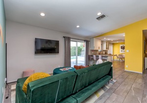 Iconic 4-bedroom vacation home, 5 min from Downtown Palm Springs, City ID#4299