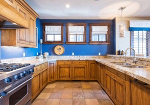 Last-Minute Savings! Cottage with Ski-in/Ski-out Access and Private Hot Tub!