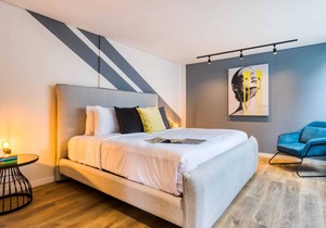 Modern & Cozy 3BR Apt | 2 Rooftops +Gym+B/Center
