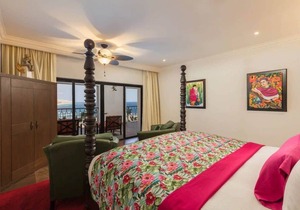 Outstanding 2BR Suite with Balcony