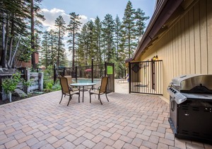 Remodeled Cabin, Near The Village & Trails, Complex Pool & Hot Tub