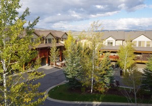 Remodeled Cozy 4 BR, 3.5 BA + Den