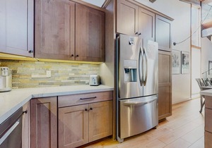 Updated & Large, Bright Mammoth Home near The Village, Pool On-site