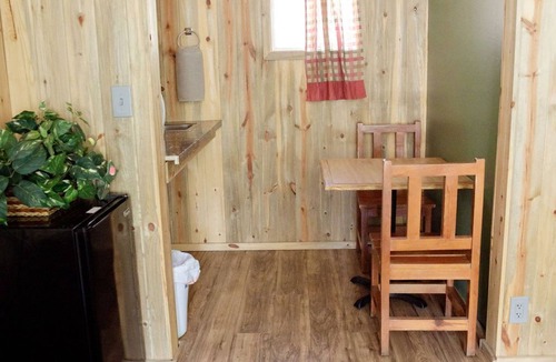 Sevier Apartment | 0132) Candy Suite 132