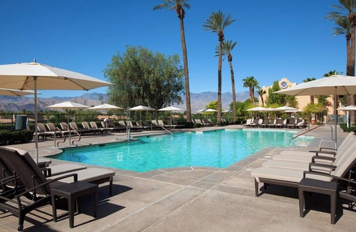 Rancho Mirage Resort | 1 Bed 560 sq ft Westin Mission Hills - kitchenette & sleeper sofa - sleeps 4