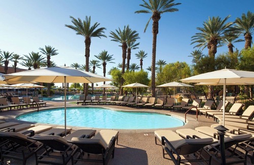 Rancho Mirage Resort | 1 Bed 560 sq ft Westin Mission Hills - kitchenette & sleeper sofa - sleeps 4