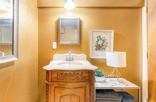 Corbett - Terwilliger - Lair Hill Apartment | 1-bedroom Fabulous Private Studio Suite Walk To Waterfront & Downtown Portland