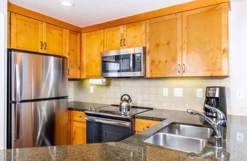 Lakeside Park Resort | 1 Bedroom, full kitchen. Marriott Timber Lodge at Heavenly Valley, Lake Tahoe.