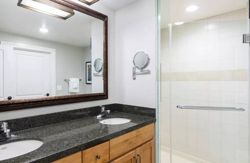 Lakeside Park Resort | 1 Bedroom, full kitchen. Marriott Timber Lodge at Heavenly Valley, Lake Tahoe.