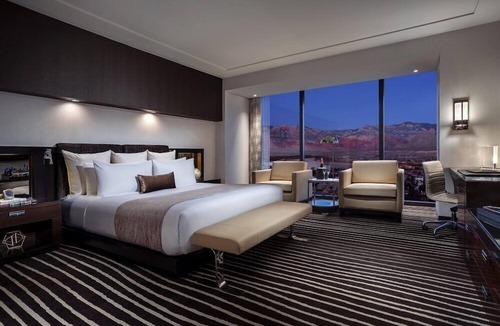 Summerlin South Hotel | 1-Bedroom Suite at a 5⭐️ Hotel