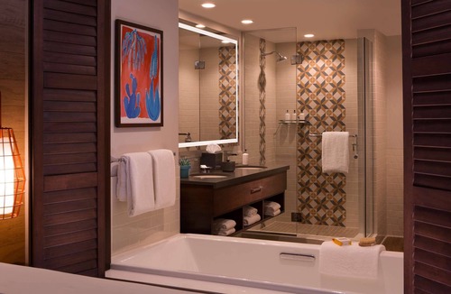 La Playa Hotel | 1-Bedroom Suite at a 4⭐️ Hotel