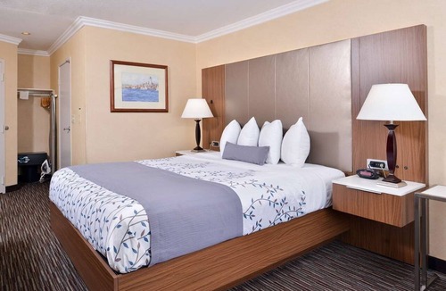 Inglewood Hotel | 1 King Bed | Near LAX & SoFi Stadium | Gateway to LA Attractions