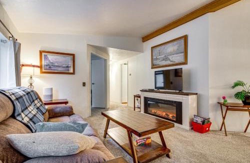 Florence House | 1 Mi to Beach! Lush Florence Retreat w/Sunroom
