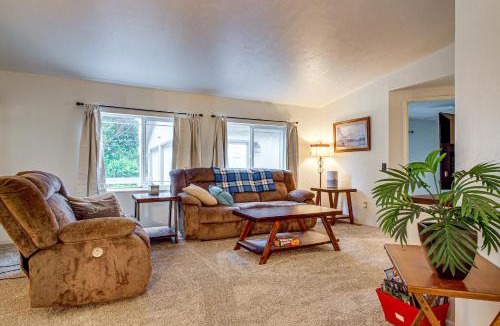 Florence House | 1 Mi to Beach! Lush Florence Retreat w/Sunroom