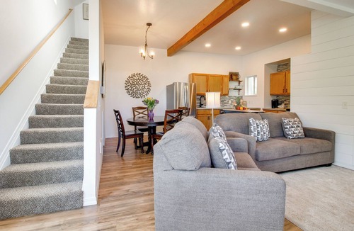Coos Bay Apartment | 1 Mi to Dtwn Coos Bay: Sleek Apt w/Deck & Views!