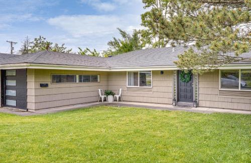 Southeast Eugene House | 1 Mi to UO Campus - Family Home w/Pool Table!