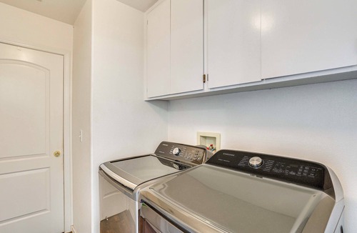Happy Valley House | 10 Mi to Redding: Serene Escape w/Spacious Yard!