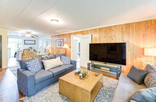 Toledo House | 10 Mi to South Beach & Newport: Home w/Deck!