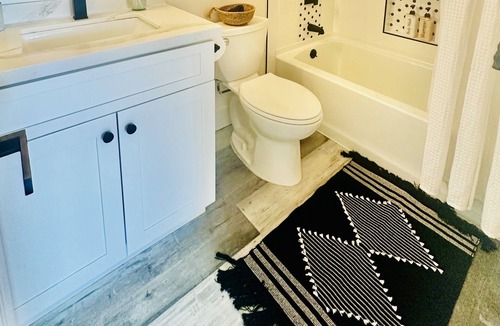 Oak Park House | 10 Min. To Downtown, Gameroom , Cowboy Pool, Sleeps 10, Views!