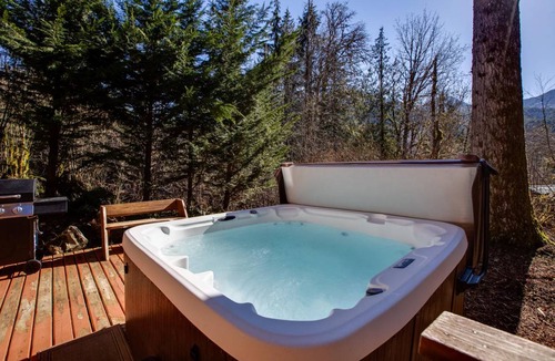 Glacier Cabin | 107 m² Cabin ∙ 2 bedrooms ∙ 6 guests