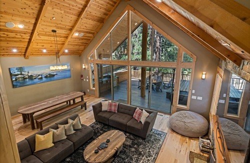South Lake Tahoe House | 10BR Mansion · Indoor Pool · Theater · Sauna · Walk to Heavenly