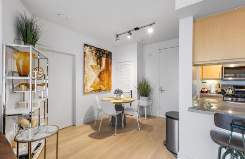 Downtown Apartment | 12 Best Location Cozy Apartment