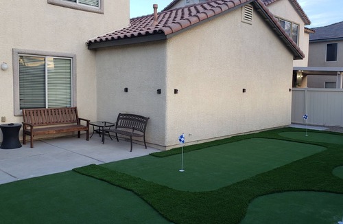 Las Vegas House | 12mins fremont st.16mins to strip, w/86 inch TV, xbox, pool table & grill.