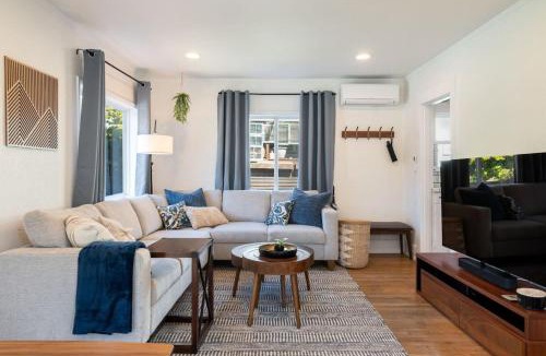 Roosevelt House | 139 - City Oasis - Office, Yard, and BBQ