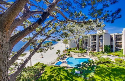 Crown Point Condo | 144 m² Condo ∙ 2 bedrooms ∙ 4 guests