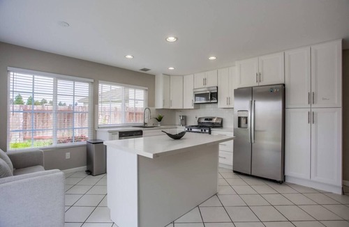 Mira Mesa House | 15 Min to La Jolla Shores Beach and Torrey Pines!