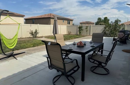 Riverside House | 15% Off Spacious And Confoetable One-Story 4 Rooms