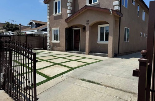 Los Angeles House | 151/153 Whole Duplex