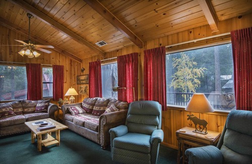North Wawona Cabin | 189 m² Cabin ∙ 3 bedrooms ∙ 8 guests