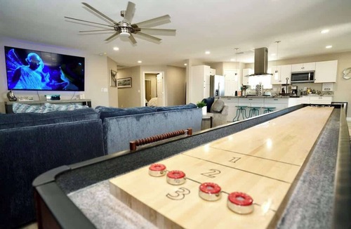 Lake Havasu City Villa | 18x60 Boat Pad Game Room-Lake View Villa-Hot Tub