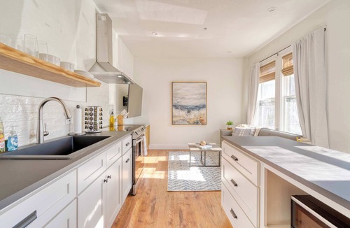 Uptown Apartment | 1BR Fast WiFi Walk to Dining & Breweries