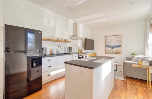 Uptown Apartment | 1BR Fast WiFi Walk to Dining & Breweries